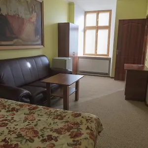 Hotel Elite, Leópolis